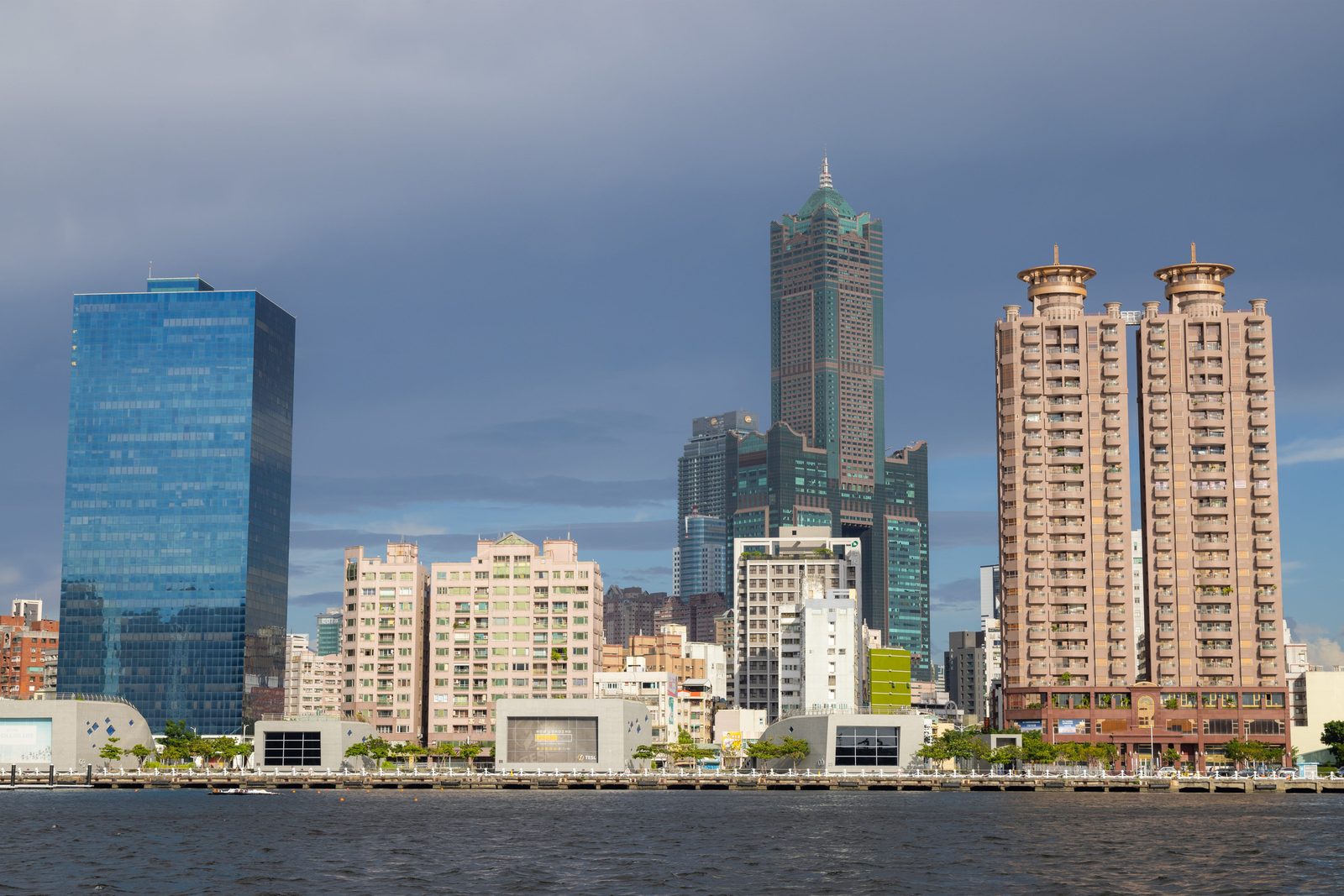 高雄港灣與85大樓
