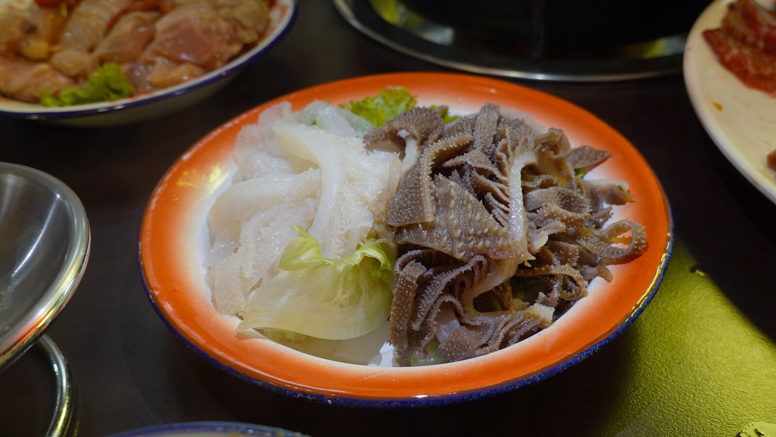 검은색과 흰색 천엽 모둠