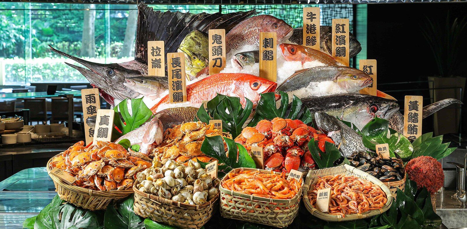 栢麗廳自助餐檯上的海鮮陳列